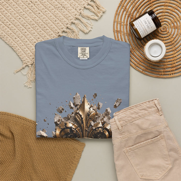 Fleur-de-Lis 'Son Altesse' Grafik-T-Shirt — Vintage Royal Emblem T-Shirt