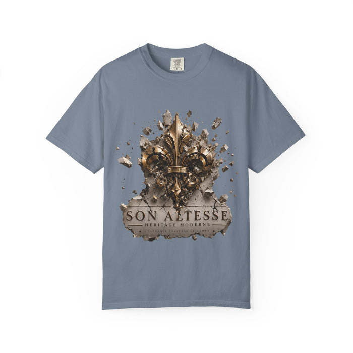 Fleur-de-Lis 'Son Altesse' Grafik-T-Shirt — Vintage Royal Emblem T-Shirt